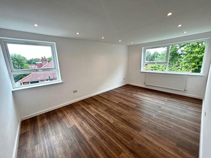 2 Bedroom Flat To Rent In Manchester Road, Manchester, M16