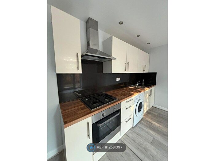 2 Bedroom Flat To Rent In Wrythe Lane, Carshalton, SM5