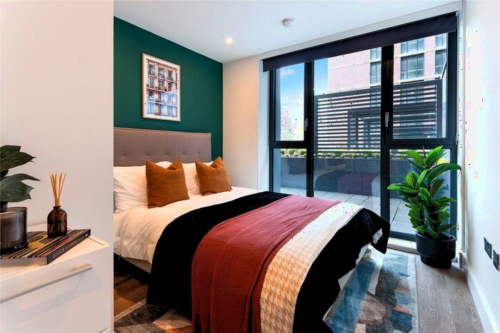 3 Bedroom Flat To Rent In Uncle Leeds, Whitehall, LS12