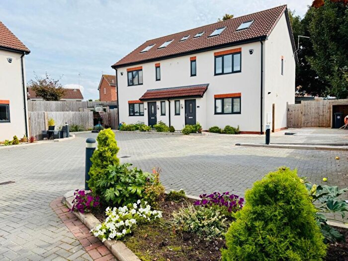 4 Bedroom Semi-Detached House For Sale In Penny Close, Fishponds, Bristol, BS16