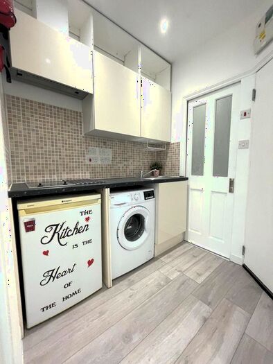 1 Bedroom Flat To Rent In Arnold Road, London, N15