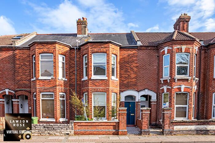 4 Bedroom Terraced House For Sale In Lawrence Road, Southsea, PO5