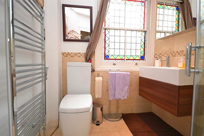 2 Bedroom Apartment To Rent In Baronsmere Road, East Finchley, London, N2