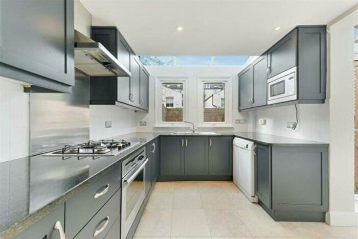 4 Bedroom Property To Rent In Atherton Street, London, SW11