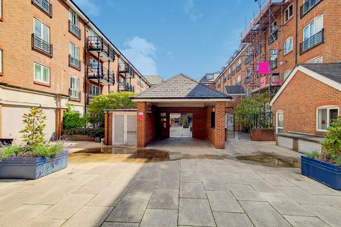 2 Bedroom Flat To Rent In Brentford Lock, Brentford, TW8