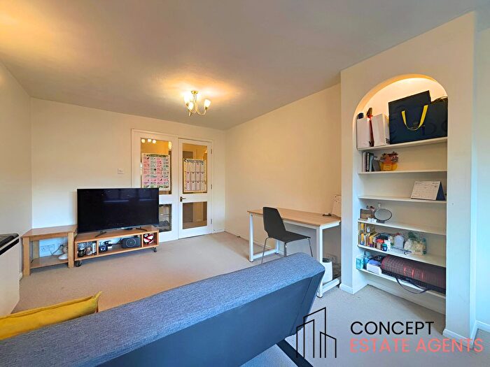 2 Bedroom Flat To Rent In Pelham Road, Wimbledon, SW19