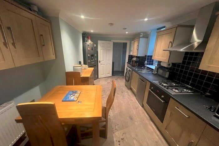 1 Bedroom Flat To Rent In Victoria Road, Plymouth, PL5