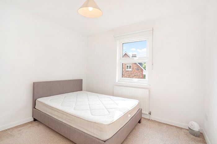 2 Bedroom Flat To Rent In Priory Road, Parsons Lodge, London, NW6
