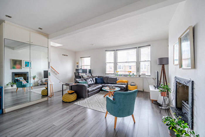 3 Bedroom Flat For Sale In Birchington Road, West Hampstead, London, NW6