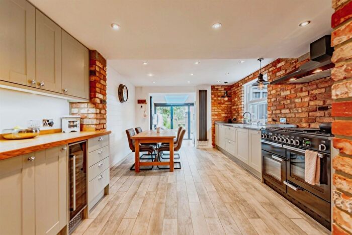 2 Bedroom Semi-Detached House For Sale In Copthorne Bank, Copthorne, Crawley, RH10