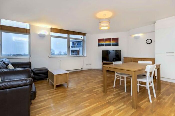 2 Bedroom Flat To Rent In Uxbridge Road, London, W5