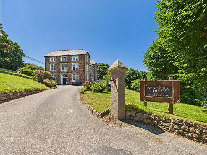 2 Bedroom Flat For Sale In Grannys Lane, Perranporth, TR6