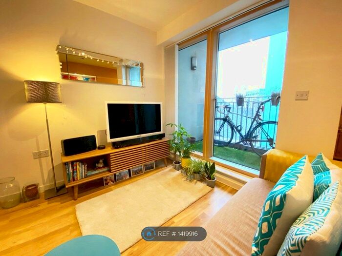 1 Bedroom Flat To Rent In Hardwicks Square, London, SW18