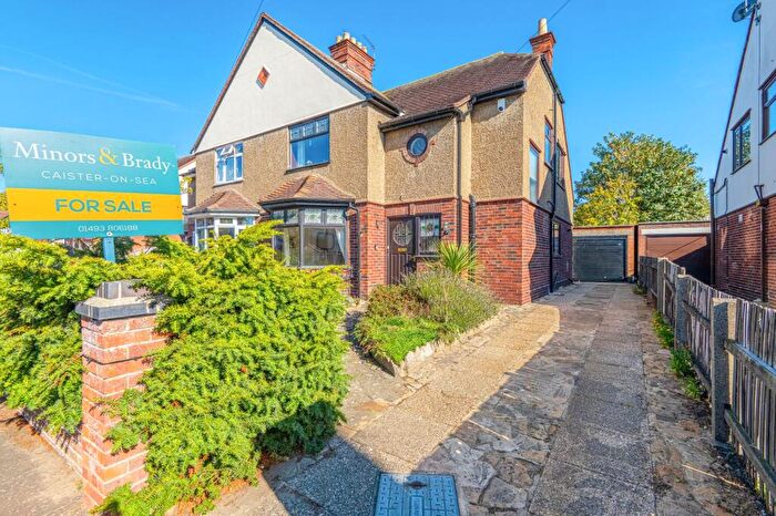 3 Bedroom Semi-Detached House For Sale In Blake Road, Great Yarmouth, NR30
