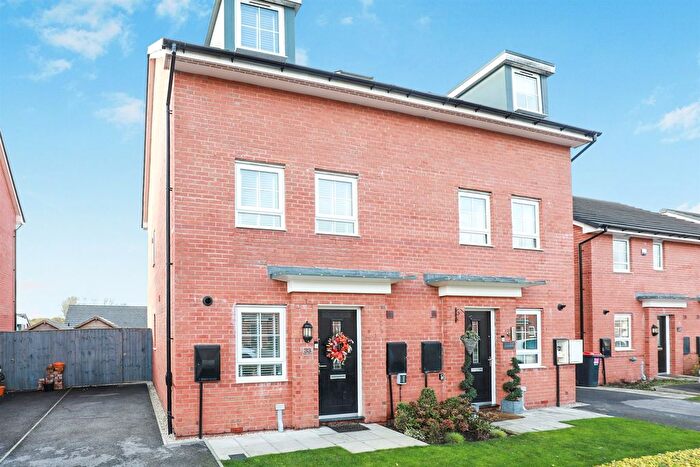 3 Bedroom Semi Detached House For Sale In Medlock Street, Northwich, CW9