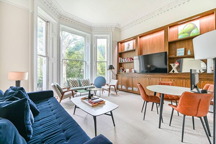 1 Bedroom Flat For Sale In Holland Park, London, W11