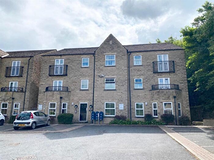 2 Bedroom Apartment For Sale In Woodhead Road, Huddersfield, HD4