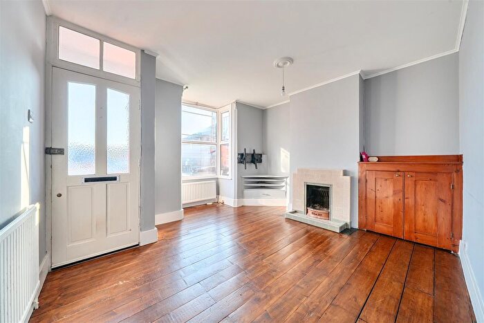 2 Bedroom Terraced House For Sale In Chester Street, Caversham, Reading, RG4