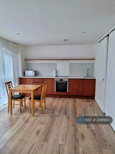 1 Bedroom Flat To Rent In Bath Court, London, EC1V