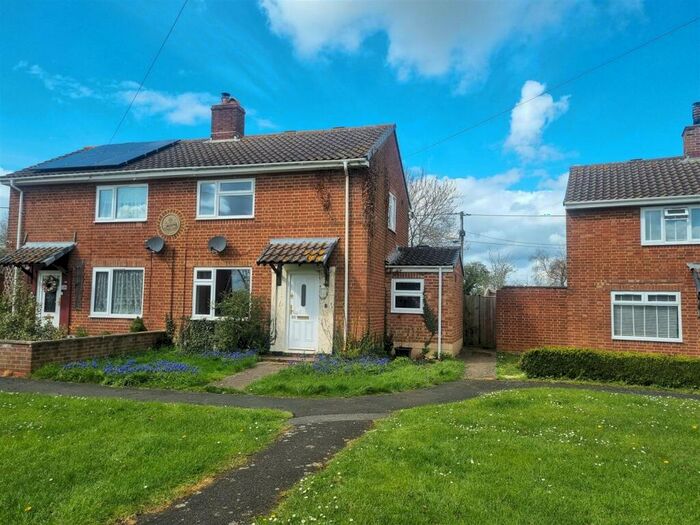 2 Bedroom Semi-Detached House For Sale In Newleaze, Steeple Ashton, BA14