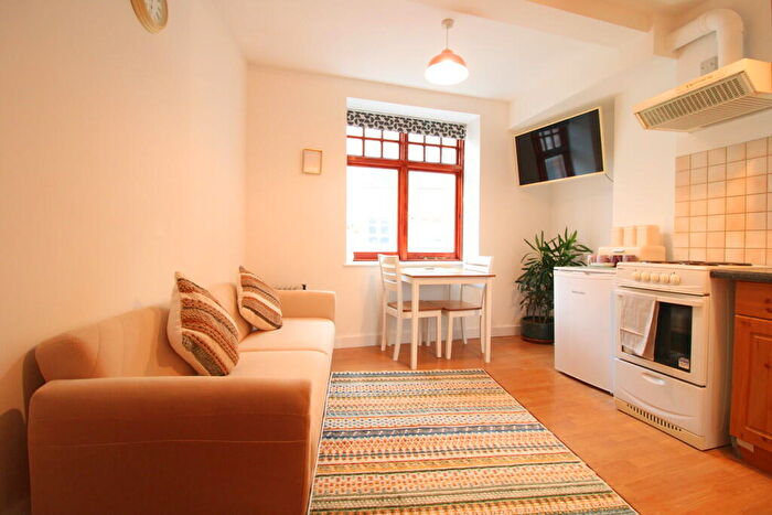 1 Bedroom Flat To Rent In Cheshire Street, London, E2