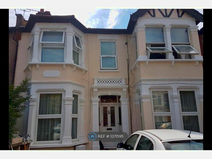 1 Bedroom Flat To Rent In Valentines Road, Ilford, IG1