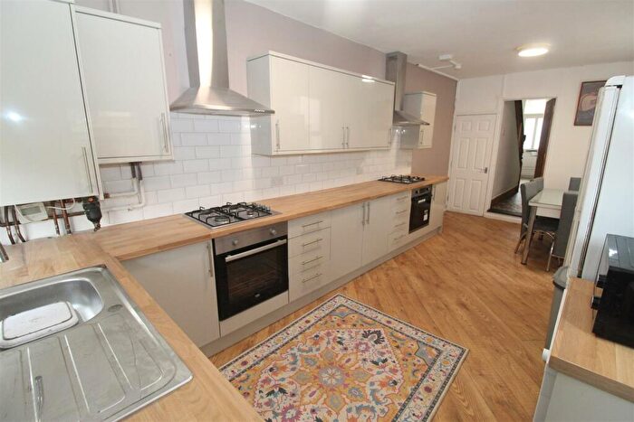 5 Bedroom House To Rent In Malefant Street, Cathays, Cardiff, CF24