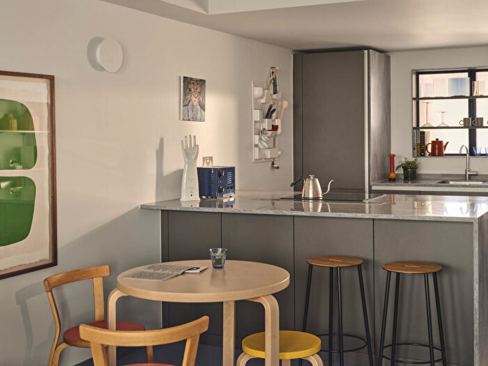 3 Bedroom Flat To Rent In Balfron Tower, St Leonards Road, London, E14