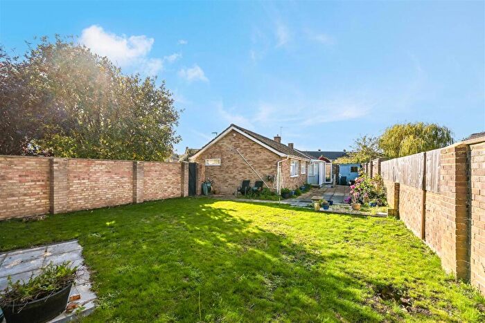 2 Bedroom Detached Bungalow For Sale In The Peacheries, Chichester, PO19