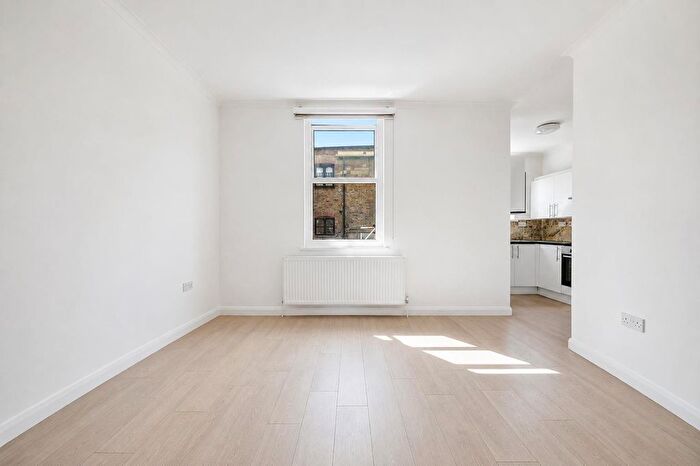 2 Bedroom Flat To Rent In Green Lanes, Stoke Newington, N16
