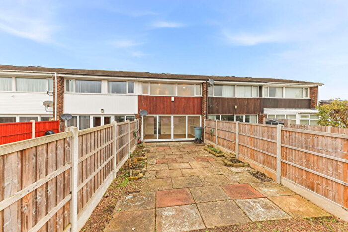 3 Bedroom Terraced House For Sale In High Ridge Park, Rothwell, Leeds, LS26