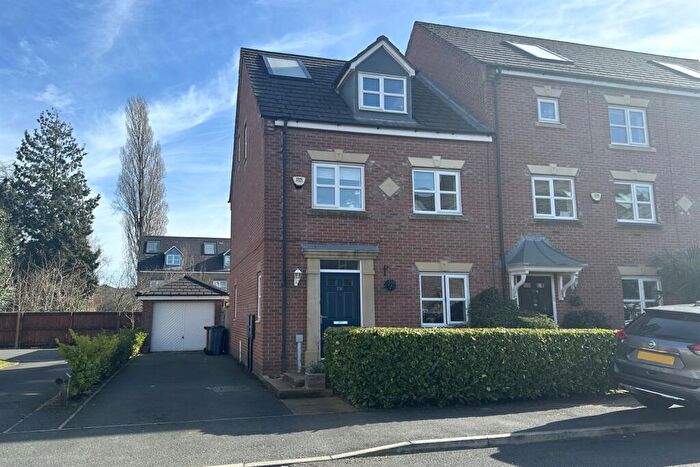 3 Bedroom Town House For Sale In Lawnhurst Avenue, Manchester, M23