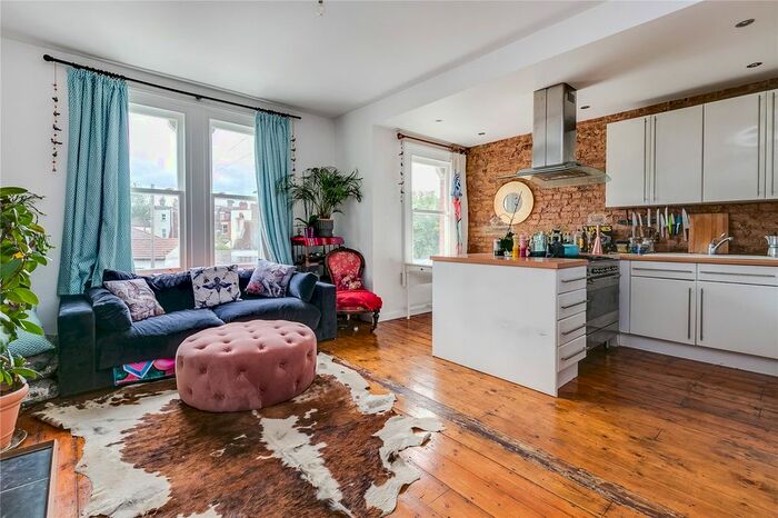 2 Bedroom Flat To Rent In Madeira Road, London, SW16