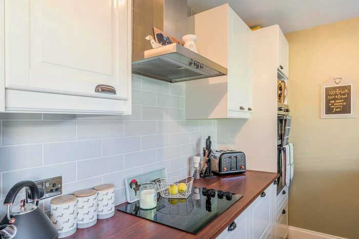 2 Bedroom Property To Rent In Mount Road, Wordsley, Stourbridge, DY8