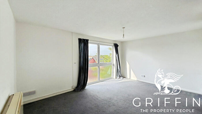 2 Bedroom Flat To Rent In Coronation Avenue, East Tilbury, RM18