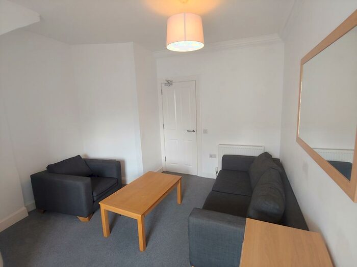 4 Bedroom Flat To Rent In West Nicolson Street, Newington, Edinburgh, EH8