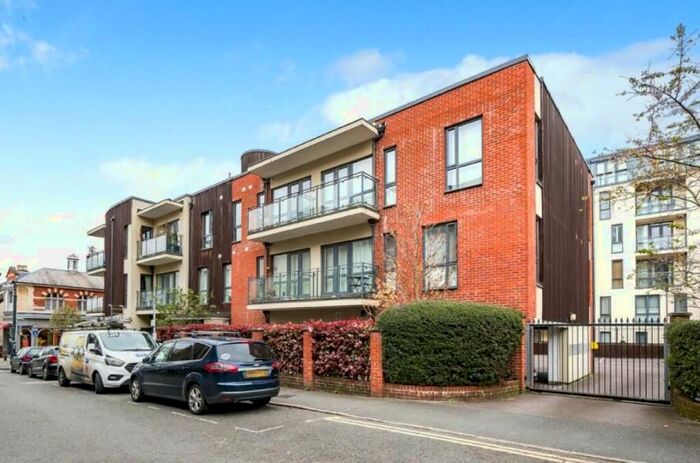 1 Bedroom Flat To Rent In Haydon Place, Guildford, GU1