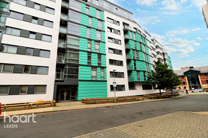 1 Bedroom Apartment For Sale In Ingram Street, Leeds, LS11