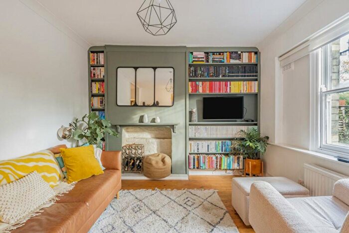 2 Bedroom Flat For Sale In Gipsy Hill, Crystal Palace, SE19