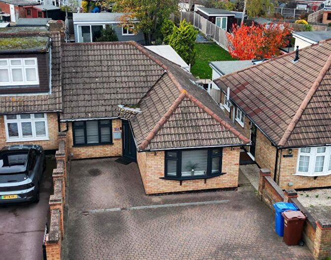 3 Bedroom Semi-Detached Bungalow For Sale In Lampits Hill, Corringham, Essex, SS17