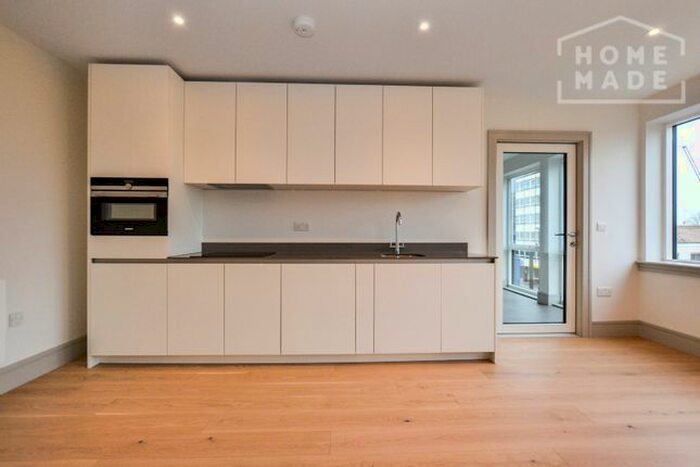 1 Bedroom Flat To Rent In Edgware Hills, Edgware HA8