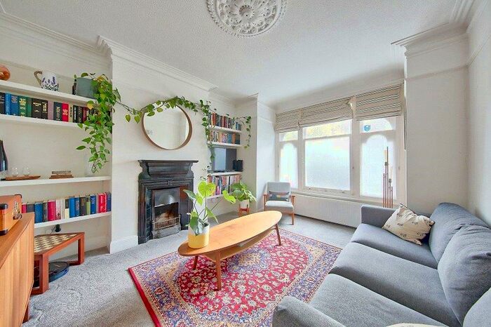 2 Bedroom Apartment To Rent In Emmanuel Road, SW12