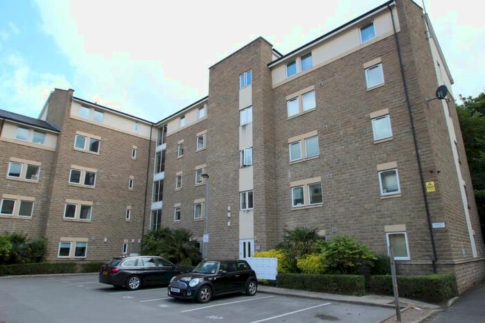2 Bedroom Property To Rent In Flat, Thwaite Court, Cornmill View, Leeds, West Yorkshire, LS18