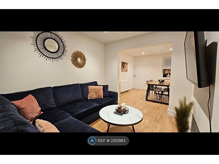 5 Bedroom Terraced House To Rent In Harrowden Road, Bedford, MK42