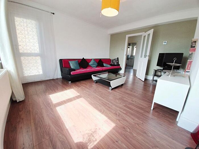 4 Bedroom Flat To Rent In High Trees, Haart House, London, SW2
