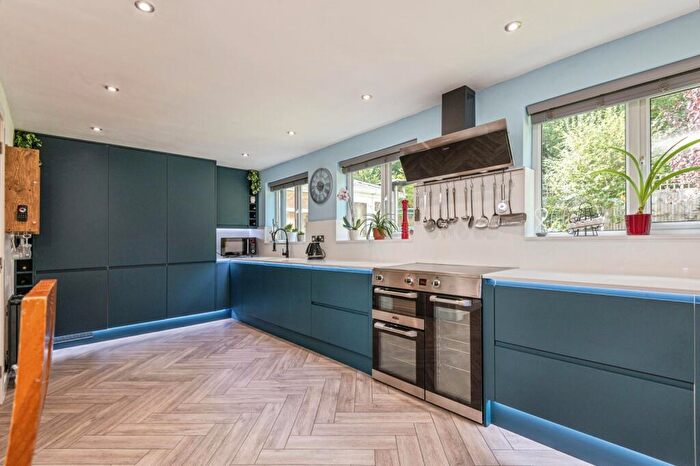 5 Bedroom Detached House For Sale In Bradfield Close, Woodland Glade, Bradley, Huddersfield, West Yorkshire, HD2