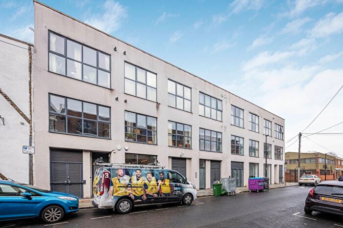 2 Bedroom Flat To Rent In Vyner Street, London, E2