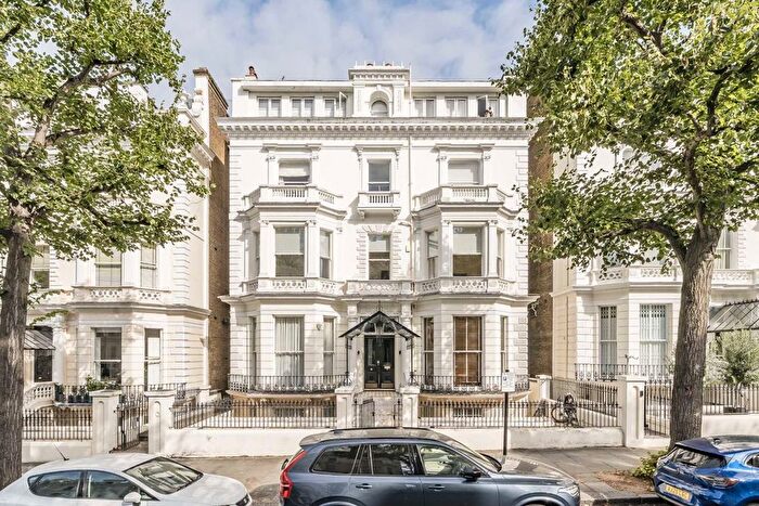 2 Bedroom Flat For Sale In Holland Park, Holland Park, W11