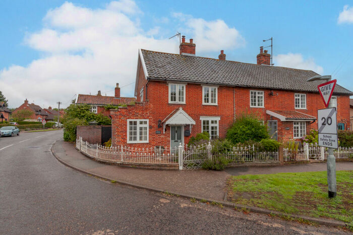 3 Bedroom End Of Terrace House For Sale In The Street, Dennington, IP13