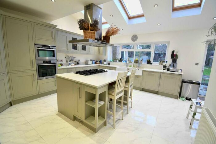 4 Bedroom Semi-Detached House To Rent In Longland Drive, Totteridge, N20